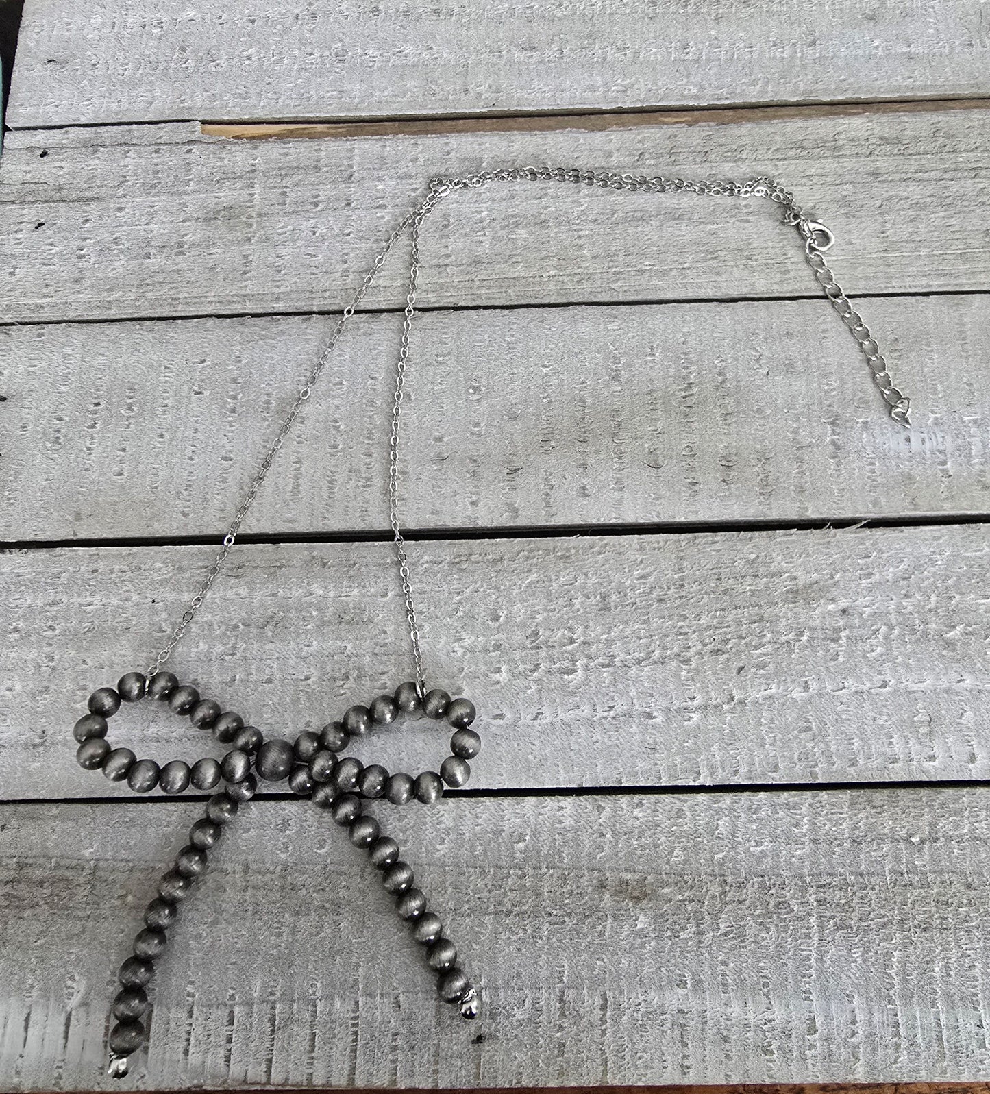 Faux Pearl Bow Necklace